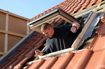 Pose de fenêtres de toit Velux à Soudron